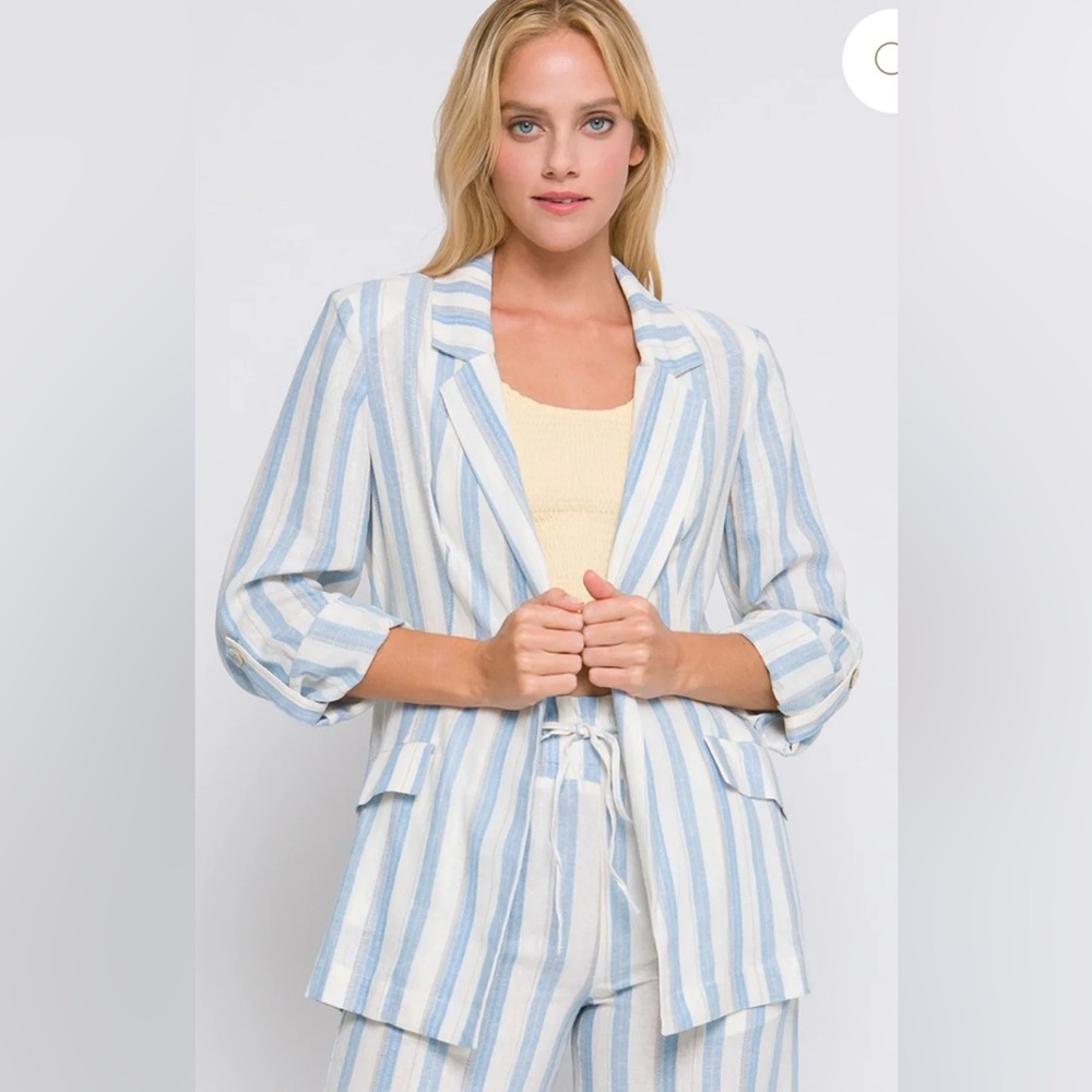 Wildflower Striped Blue and White Blazer- Ptp 20”; L 28.5”